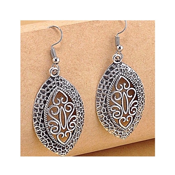 Antiqued Silver Tone Ellipse Earrings - Picture 5 of 8